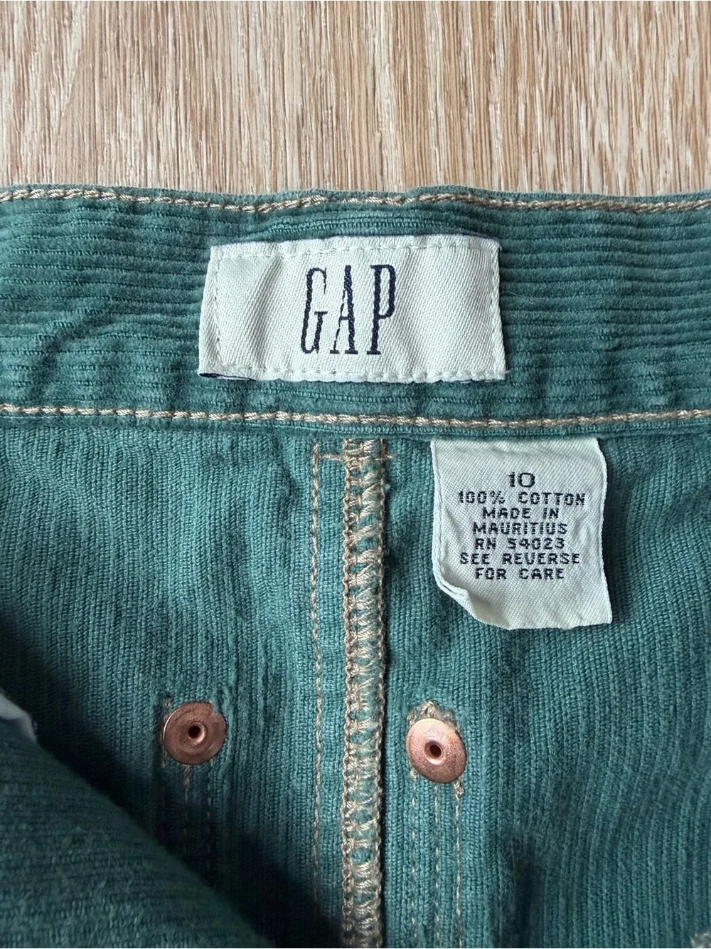 Vintage 90s/Y2K Gap Kids Forest Green Corduroy Mini Skirt - Size 10